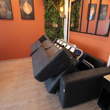 Luxury Studio, Rez De Chaussee, Parking Prive Video Surveillance, Canape Haute Qualite Convertible Couchage 2 Personnes, Centre Ville Proche, Restaurant, Boulangerie 2 Minutes A Pied, Terrasse - 800Metre Carre De Terrain - Gere Par Presta-Zen'Service 베르됭쉬르뫼즈 외부 사진