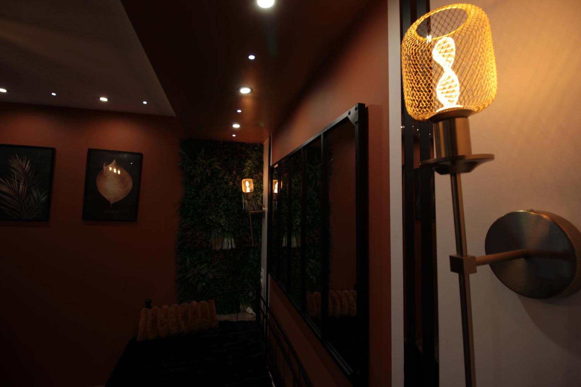 Luxury Studio, Rez De Chaussee, Parking Prive Video Surveillance, Canape Haute Qualite Convertible Couchage 2 Personnes, Centre Ville Proche, Restaurant, Boulangerie 2 Minutes A Pied, Terrasse - 800Metre Carre De Terrain - Gere Par Presta-Zen'Service 베르됭쉬르뫼즈 외부 사진